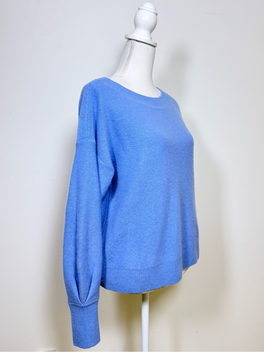 Club Monaco 100% Cashmere Blue‎ Drop Shoulder Relaxed Sweater Size Small Petite